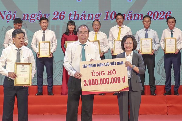 EVN và 4 tổng công ty trực thuộc ủng hộ Quỹ “Vì người nghèo” và an sinh xã hội Thành phố Hà Nội 3 tỷ đồng