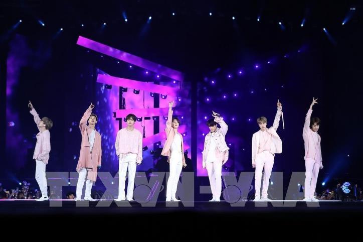 Reddit: Mấy bồ đã xem BTS diễn kiểu gì suốt buổi concert thế? – BTS Thread  Vtrans
