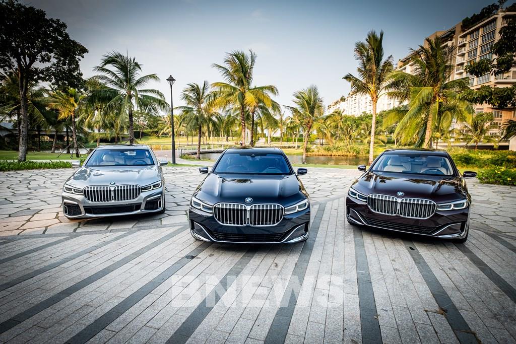 BMW X7 chính hãng lần đầu giảm giá sốc hơn 1 tỷ đồng chơi lớn đáp trả xe  nhập tư