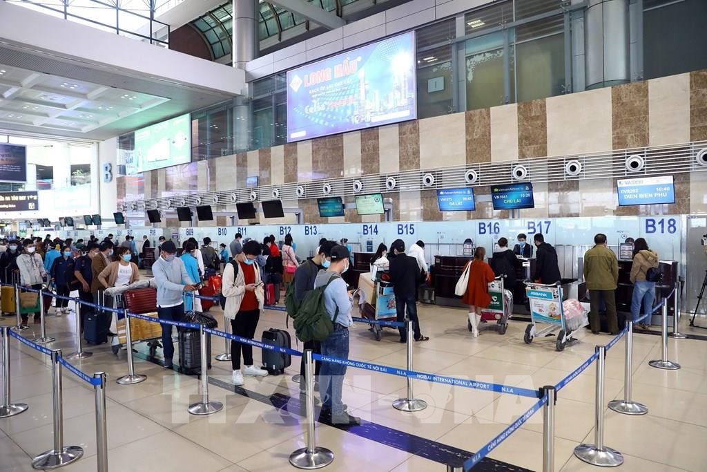 Lượng hành khách tại sân bay Tân Sơn Nhất tăng dần ngày cận Tết