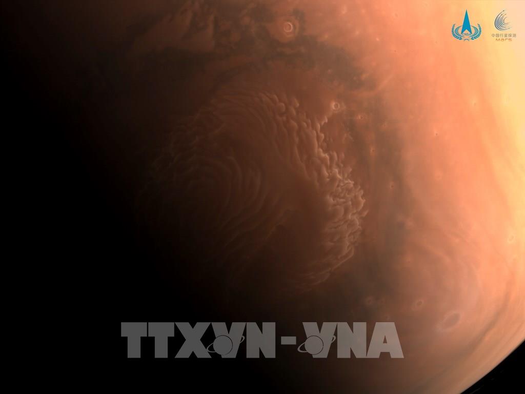 Tàu thăm dò của Trung Quốc gửi hình ảnh từ sao Hỏa