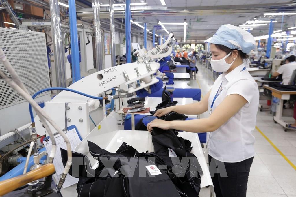 How do textile enterprises adapt to the COVID-19 epidemic?