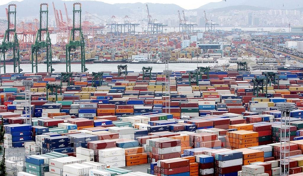 Xuất khẩu của Hàn Quốc tăng 10 tháng liên tiếp