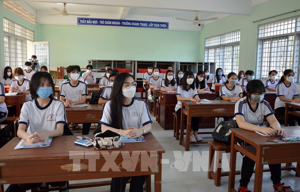 Ảnh kỷ yếu của lớp có 100 học sinh đỗ ĐH ở Nghệ An