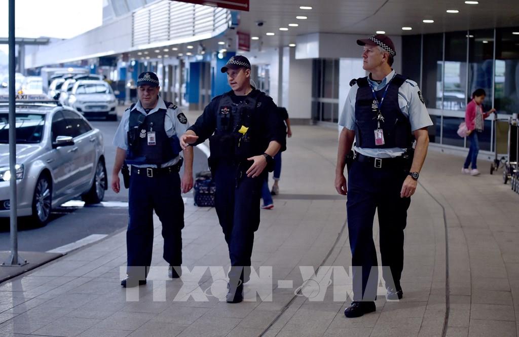 Bắt đối tượng nổ 5 phát súng tại sân bay Canberra
