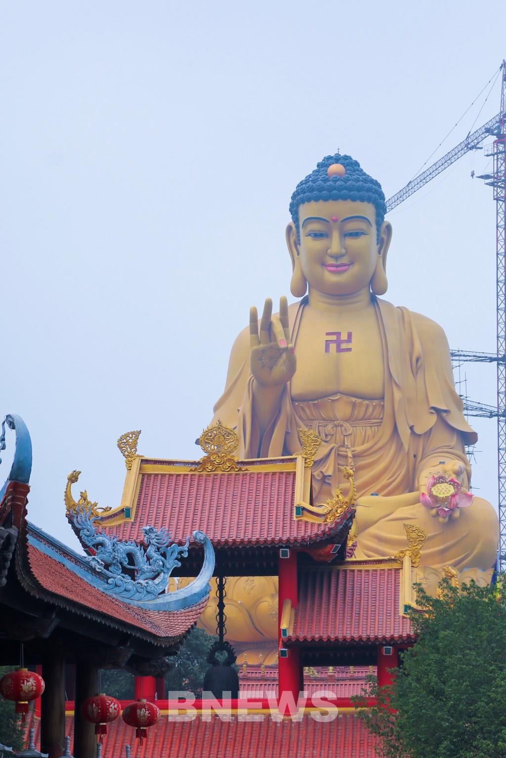 Khám phá ngôi chùa có bức tượng phật lớn nhất Đông Nam Á