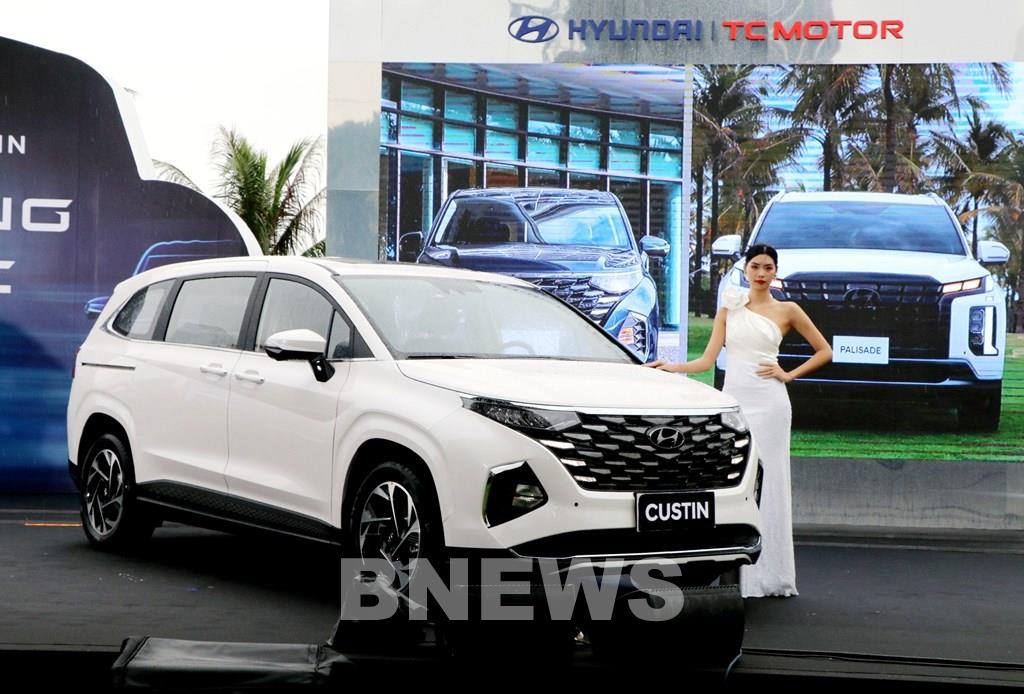 Hyundai Custin – Làn gió mới trong phân khúc MPV ở Việt Nam