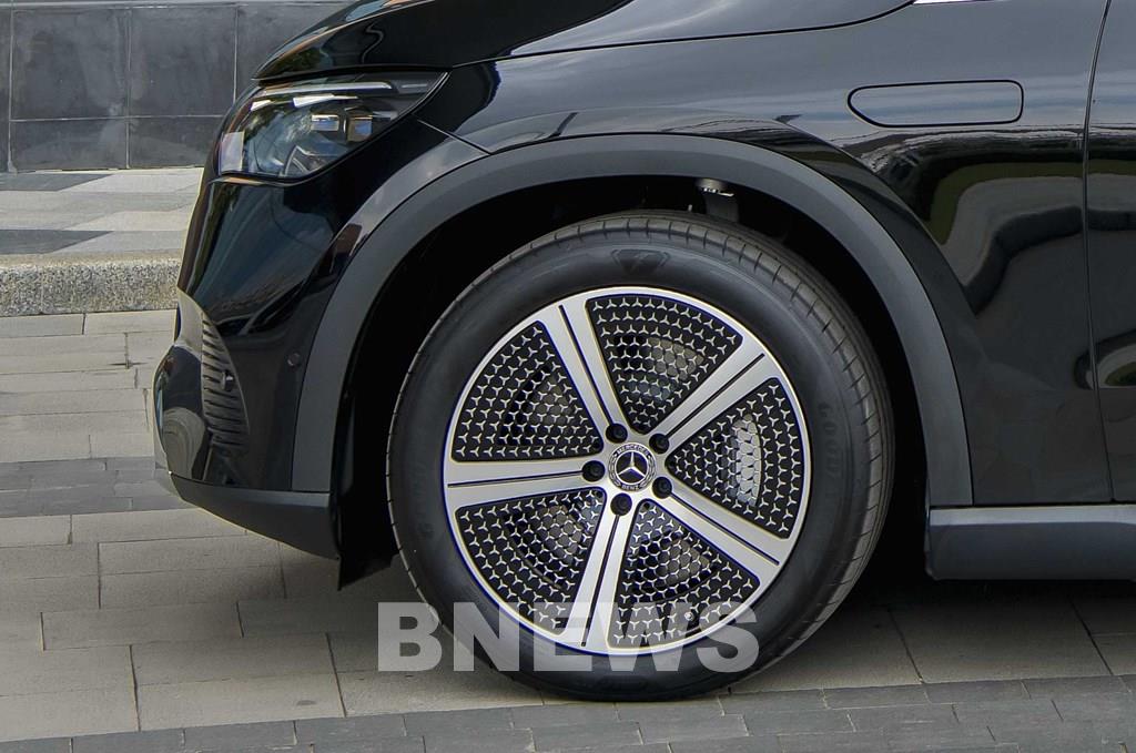 Chi tiết SUV thuần điện Mercedes-Benz EQE 500 4MATIC giá 4 tỷ đồng
