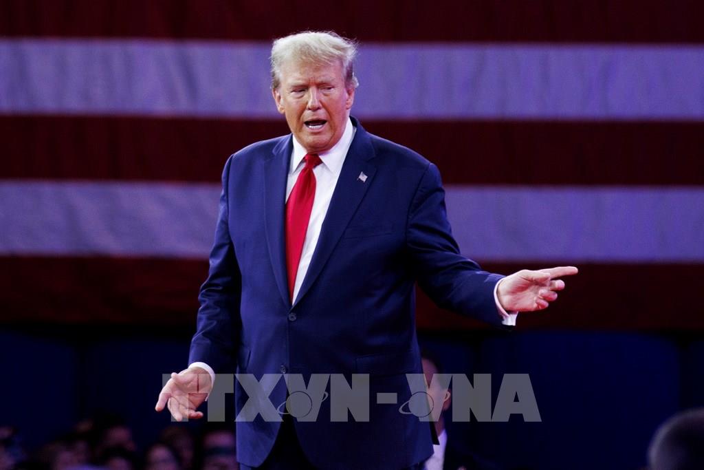 105433-tong-thong-dac-cu-my-donald-trump-doa-ap-thue-100-voi-brics.jpg