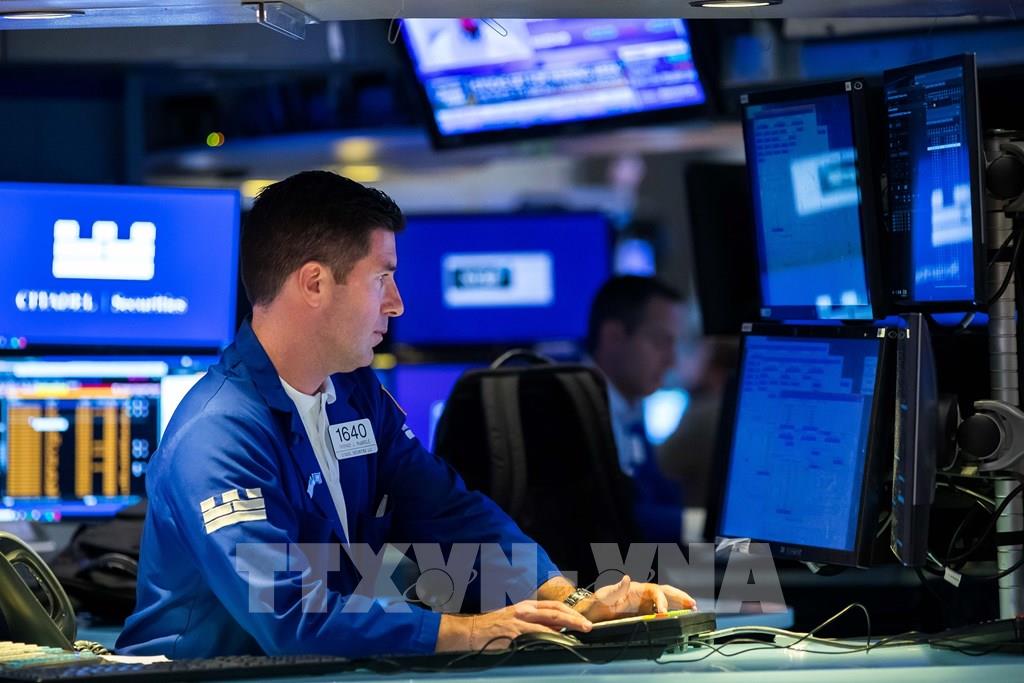 124217-chung-khoan-my-lap-dinh-down-jones-lan-dau-vuot-45-000-diem.jpg
