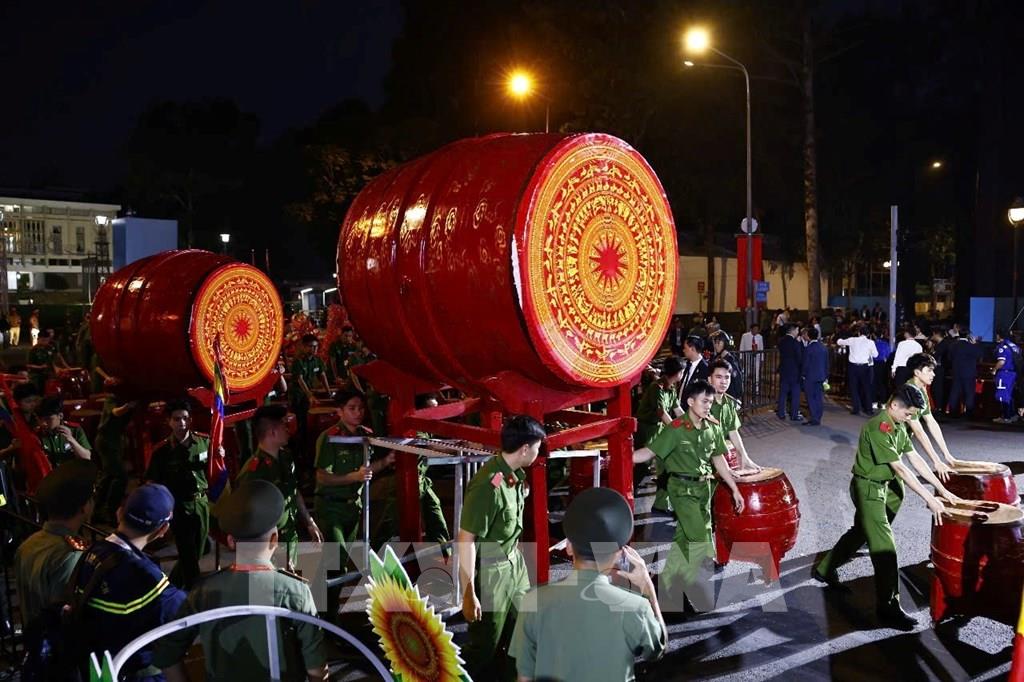065740-san-sang-cho-le-ky-niem-dieu-binh-dieu-hanh-50-nam-ngay-giai-phong-mien-nam-thong-nhat-dat-nuoc.jpg