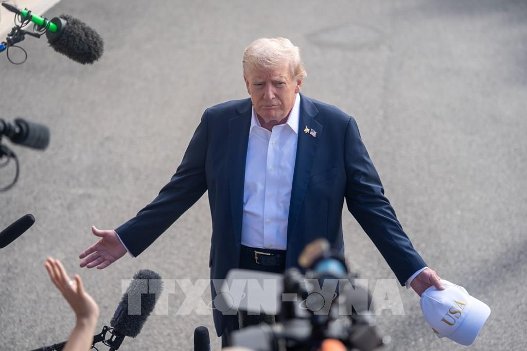 073713-tong-thong-my-donald-trump-tap-trung-cat-giam-cac-du-an-uu-tien-cua-dang-dan-chu.jpg
