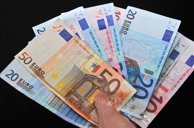 vna-potal-gia-tri-dong-euro-giam-xuong-muc-thap-nhat-trong-5-nam-qua-stand-20251118111727.jpg