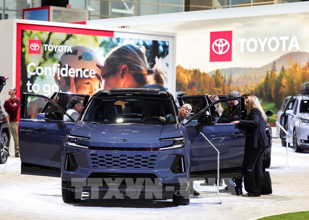 204649-toyota-lap-ky-luc-doanh-so-toan-cau-nho-xe-hybrid.jpg