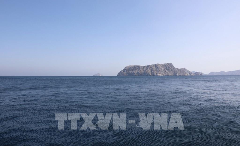 092539-iran-va-my-tien-gan-thoa-thuan-ngung-ban-va-mo-lai-eo-bien-hormuz.jpg
