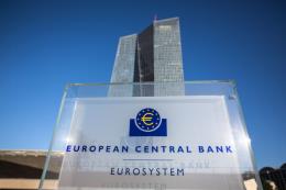 ECB sẽ ngừng hoàn toàn việc mua trái phiếu quy mô lớn ECB sẽ ngừng hoàn toàn việc mua trái phiếu quy mô lớn