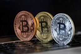 Đồng bitcoin vượt 7.000 USD Đồng bitcoin vượt 7.000 USD