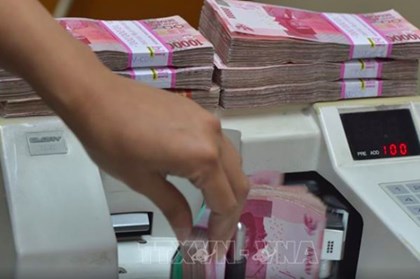 Indonesia ứng phó nguy cơ thâm hụt ngân sách do giá dầu thế giới tăng