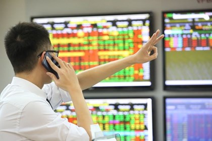 VN-Index mất gần 20 điểm sau phiên bứt phá, cổ phiếu trụ đồng loạt gây áp lực VN-Index mất gần 20 điểm sau phiên bứt phá, cổ phiếu trụ đồng loạt gây áp lực