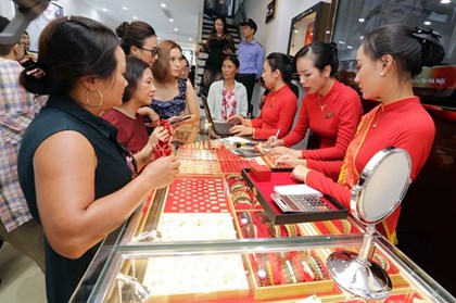 Giá vàng hôm nay 20/5: Vàng SJC có rời mốc 160 triệu đồng/lượng?