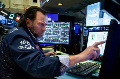 Chứng khoán Mỹ giảm sâu trước áp lực từ nhóm công nghệ