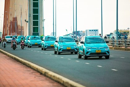 An ninh năng lượng: Dần hình thành mô hình dịch vụ vận tải xanh