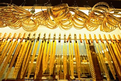 Áp lực bán tháo đẩy giá vàng thế giới về vùng đáy 3 tuần
