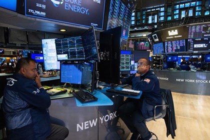 Chỉ số Dow Jones tiến gần mốc lịch sử 50.000 điểm