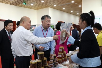 Từ đặc sản địa phương đến siêu thị quốc tế