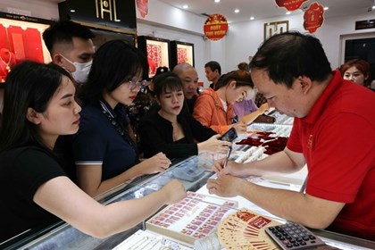 Giá vàng SJC, DOJI, PNJ, 9999, 24K, 18K hôm nay 17/1 cập nhật mới nhất