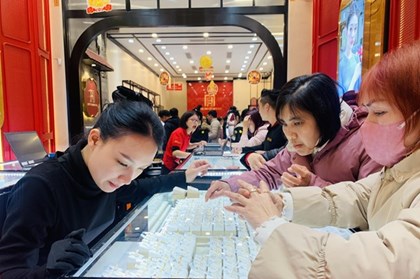 Giá vàng miếng sáng 6/1 tăng 300 nghìn đồng/lượng