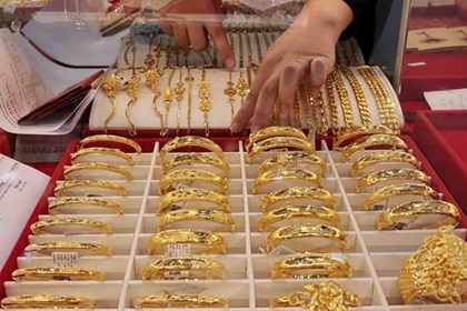 Giá vàng hồi phục 1% khi xung đột Trung Đông leo thang