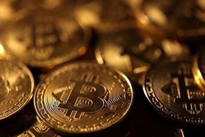 USD bật tăng, tiền số lập đỉnh mới