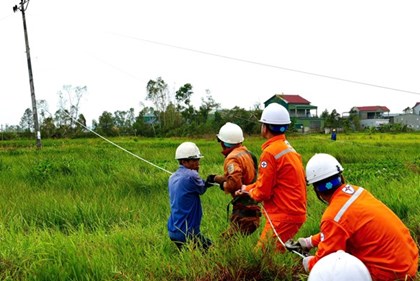 EVNNPC: Phấn đấu cấp điện trở lại cho toàn bộ khách hàng bị ảnh hưởng bão trước 29/8