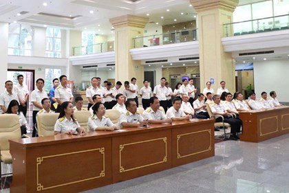 Cục Thuế quyên góp ủng hộ đồng bào khắc phục hậu quả cơn bão số 10