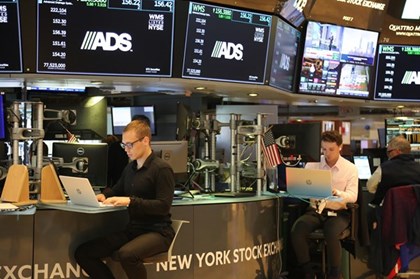 Chỉ số Nasdaq dẫn đầu đà giảm trên Phố Wall
