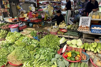 Giá rau sau bão tại các chợ dân sinh ở Hà Tĩnh tăng cao