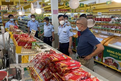 Các địa phương "không khoan nhượng” với buôn lậu, hàng giả