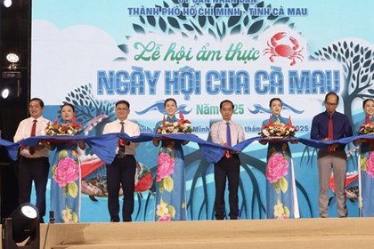 Khai mạc “Lễ hội Ẩm thực – Ngày hội Cua Cà Mau” tại TP. Hồ Chí Minh