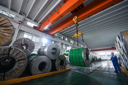 Hoạt động chế tạo của Trung Quốc bất ngờ sụt giảm