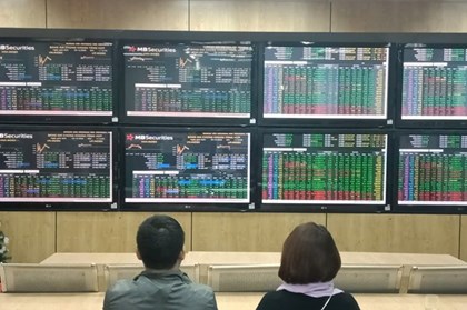 VN-Index mở phiên sáng vẫn chịu áp lực điều chỉnh sau khi Fed hạ lãi suất VN-Index mở phiên sáng vẫn chịu áp lực điều chỉnh sau khi Fed hạ lãi suất