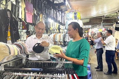 TP. Hồ Chí Minh: Sức mua tăng mạnh, doanh nghiệp tung hàng Tết