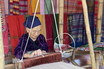 Giữ hồn thổ cẩm giữa đại ngàn Pù Luông