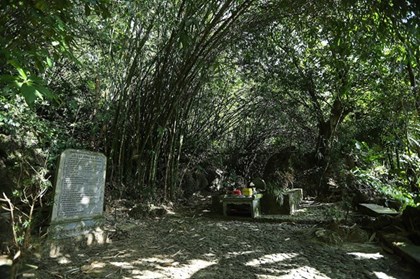 "Đồi thông hai mộ”: Địa danh gắn với mối tình huyền thoại