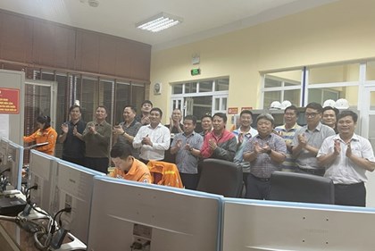 Đóng điện Dự án đường dây 220kV đấu nối Nghĩa Lộ - Việt Trì 
