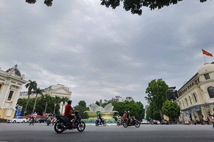 Dự báo thời tiết: Bắc Bộ mưa nhẹ, sáng rét, Nam Bộ nắng nóng