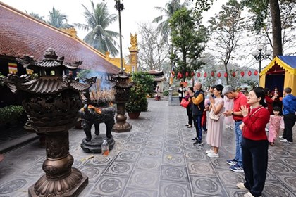 Đi lễ ngày đầu năm – nét văn hóa truyền thống của người Hà Nội