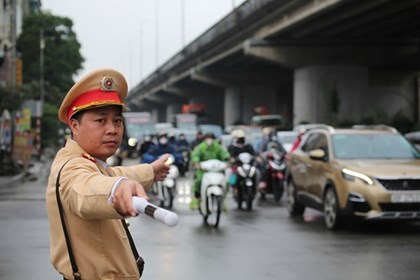 Cửa ngõ Thủ đô đông kín, giao thông nội đô cơ bản ổn định trong ngày cuối kỳ nghỉ Tết