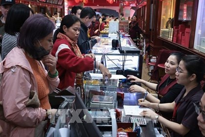 Ngày Vía Thần Tài: Mở cửa giao dịch giá vàng miếng giảm 300 nghìn đồng/lượng