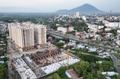 Đẩy nhanh tiến độ bàn giao dự án nhà ở xã hội Thành Phố Vàng